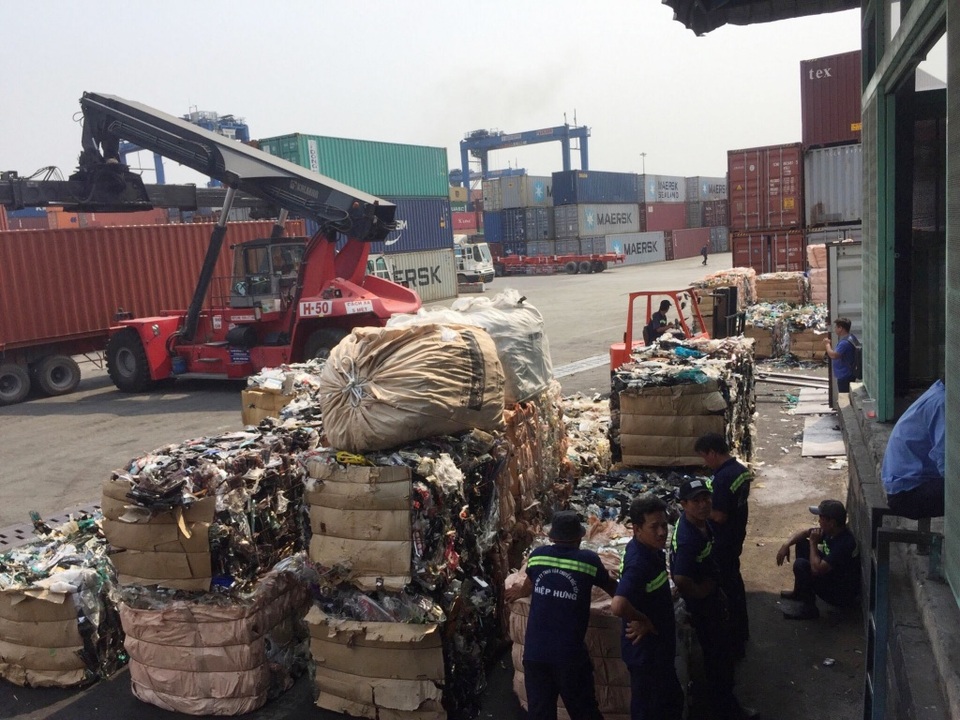 Hải quan vẫn “lấn cấn” trong việc xử lý các container rác, phế liệu?! - 1 Hải quan vẫn “lấn cấn” trong việc xử lý các container rác, phế liệu?! - 1