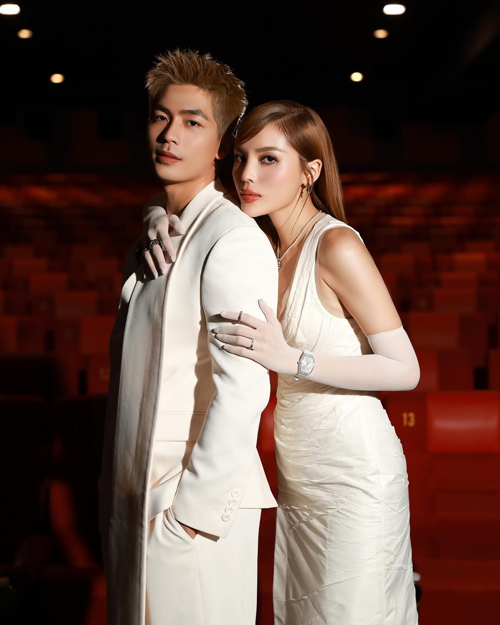 Kỳ Duyên: Là đại gia của chính mình nhưng được người yêu tặng quà vẫn vui - 6 Kỳ Duyên: Là đại gia của chính mình nhưng được người yêu tặng quà vẫn vui - 6