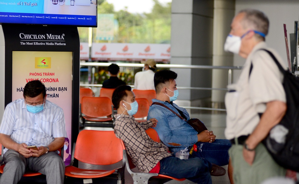 Việt kiều về nước tránh dịch- Copy.jpg