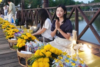 Cô gái Việt trải nghiệm sân bay như khu nghỉ dưỡng, có vườn thú ở Thái Lan