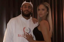 Neymar bay tới Tây Ban Nha để hẹn hò tình mới xinh đẹp