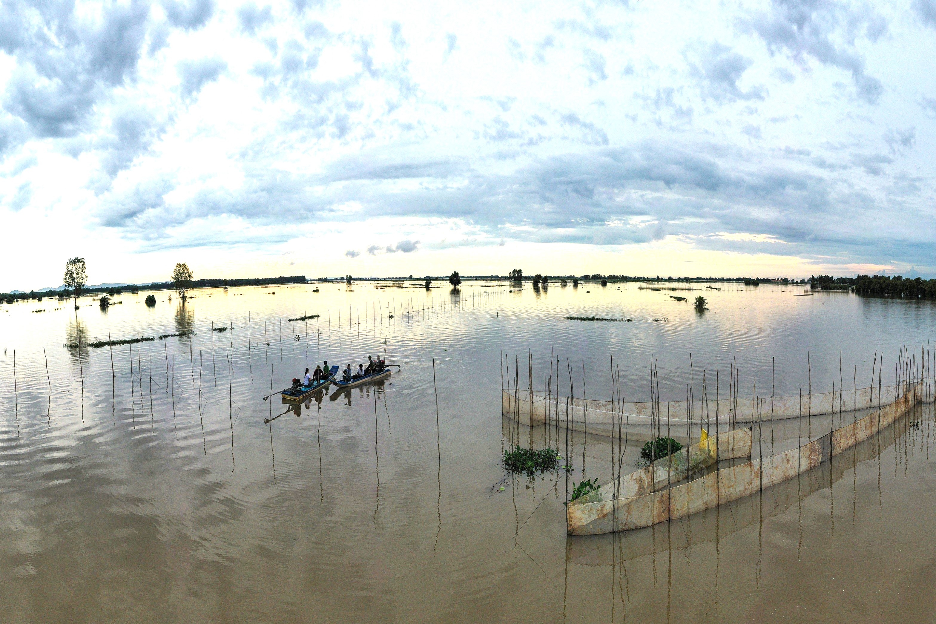 Sông Mekong biến động: Làm sao hài hòa với mùa nước nổi kiểu mới ở miền Tây?