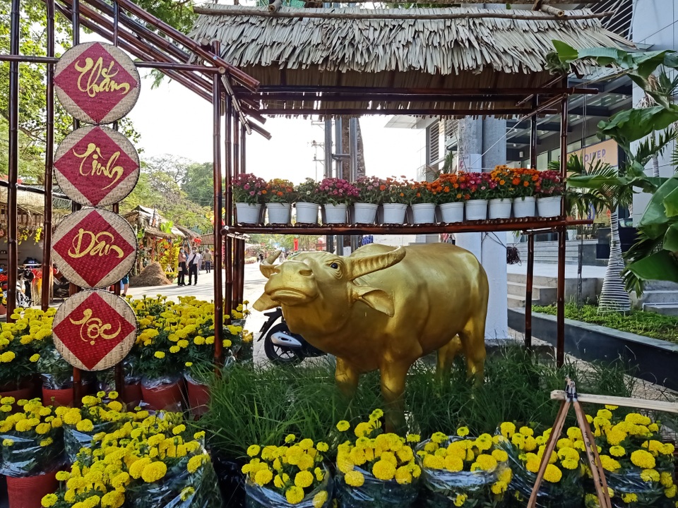 Đến chợ quê ngày Tết xứ Công tử Bạc Liêu nghe hát tài tử - 2 Đến chợ quê ngày Tết xứ Công tử Bạc Liêu nghe hát tài tử - 2