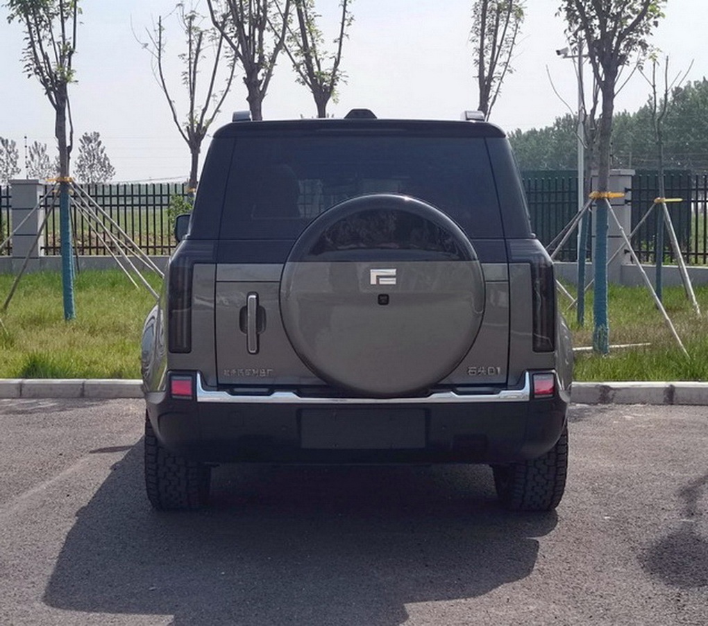 Mẫu xe Trung Quốc gây tranh cãi vì quá giống Defender và Range Rover - 2 Mẫu xe Trung Quốc gây tranh cãi vì quá giống Defender và Range Rover - 2