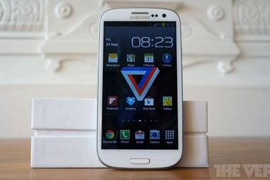 Nhiều trang công nghệ chấm điểm Galaxy S3 trội hơn HTC One X