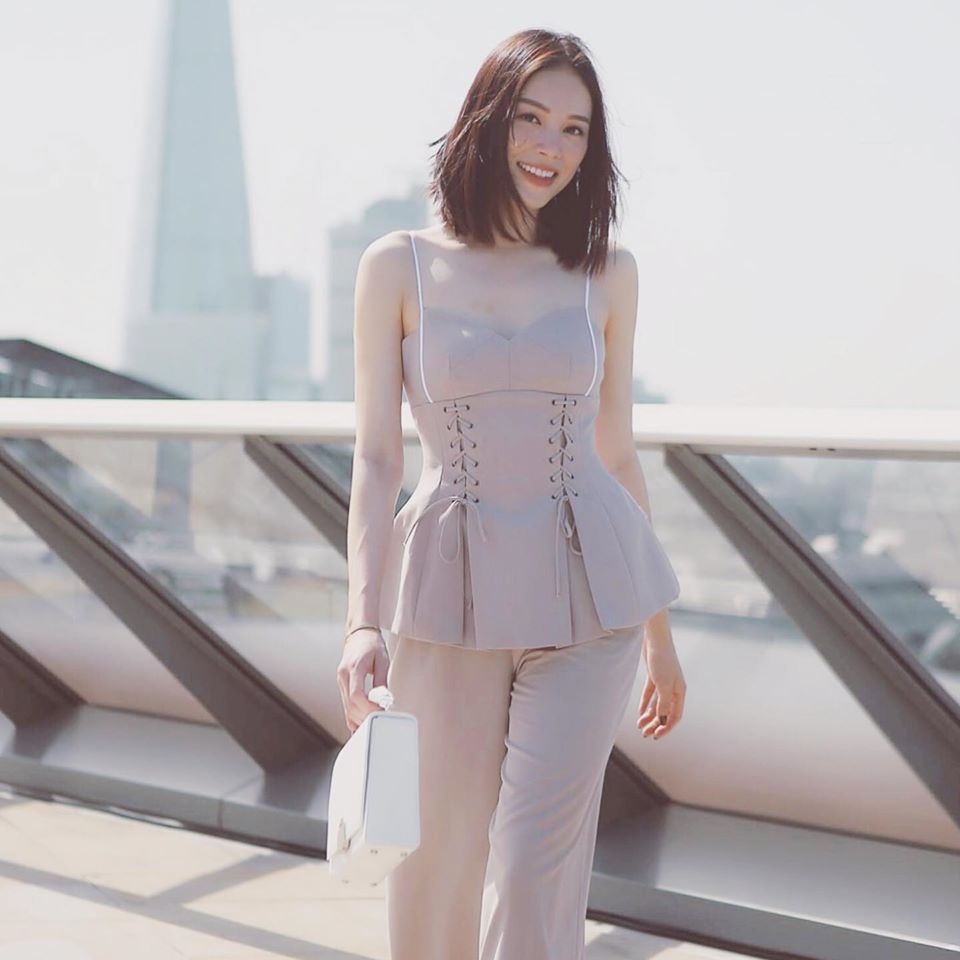 Lên báo Anh nhờ đeo khẩu trang, Linh Rin hé lộ Phillip Nguyễn tạo cảm hứng - 11 Lên báo Anh nhờ đeo khẩu trang, Linh Rin hé lộ Phillip Nguyễn tạo cảm hứng - 11