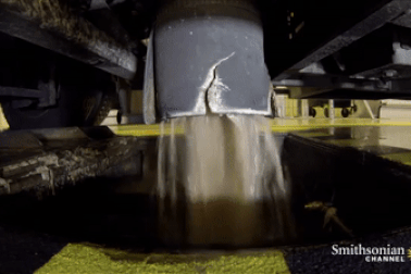 Chất thải trong nhà WC trên máy bay được xử lý thế nào?