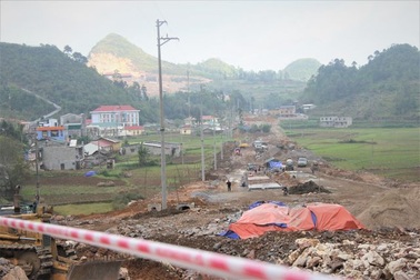 Hà Giang “ưu ái” dự án sinh thái tâm linh sát Cột cờ Lũng Cú như thế nào?