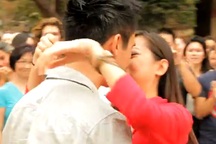 Clip màn cầu hôn đình đám của chàng trai Việt trên đất Mỹ