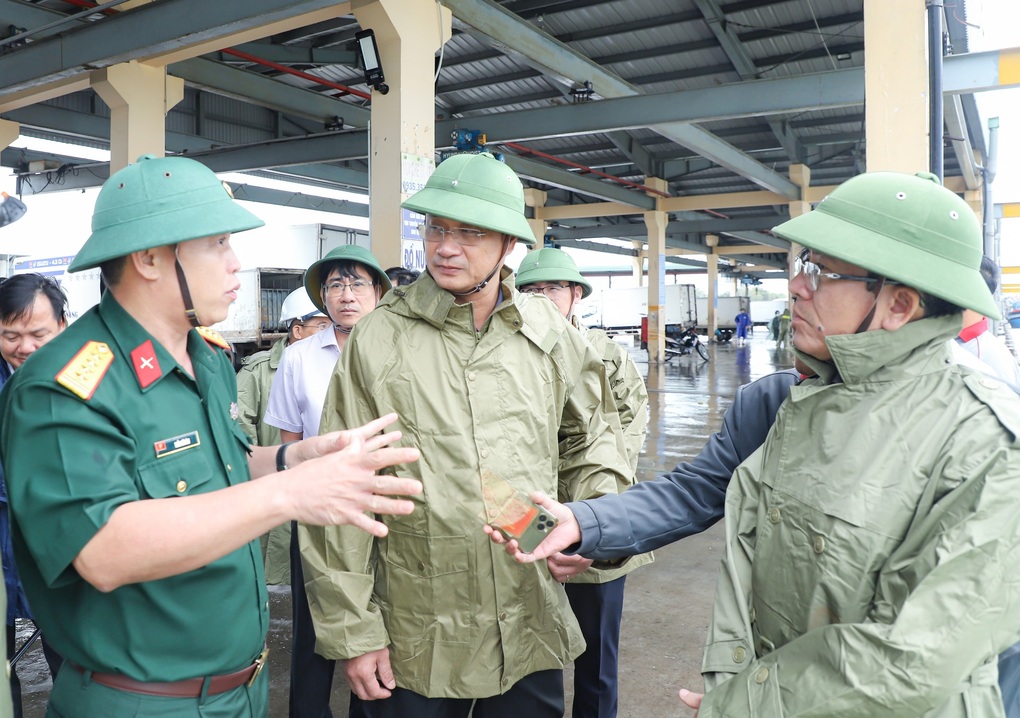 Thủ tướng yêu cầu hoãn các cuộc họp chưa cần thiết để ứng phó bão lũ - 1 Thủ tướng yêu cầu hoãn các cuộc họp chưa cần thiết để ứng phó bão lũ - 1
