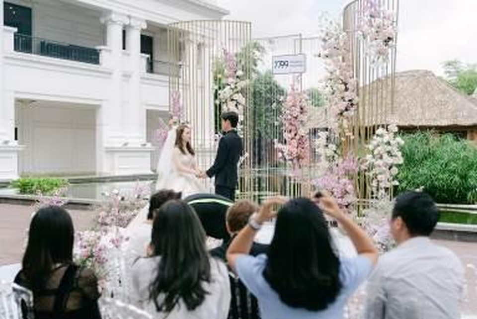 Minimalism Wedding - Xu hướng cưới tối giản đưa cảm xúc và tình yêu thăng hoa - 8 Minimalism Wedding - Xu hướng cưới tối giản đưa cảm xúc và tình yêu thăng hoa - 8
