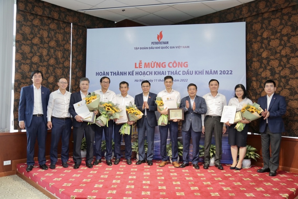 Petrovietnam mừng công hoàn thành kế hoạch sản xuất năm 2022 - 1 Petrovietnam mừng công hoàn thành kế hoạch sản xuất năm 2022 - 1