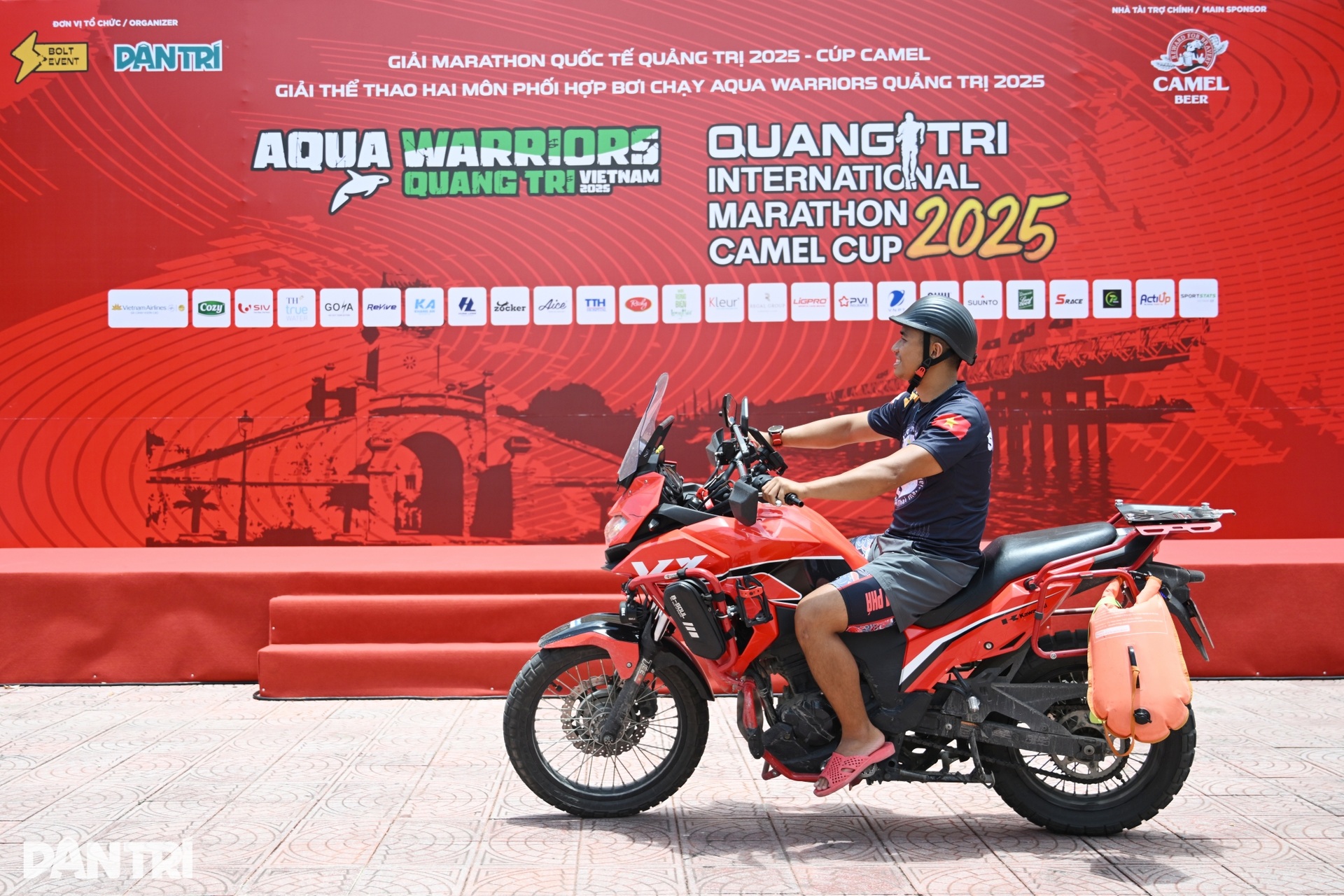 Chàng trai chạy xe máy 500km từ Hà Nội vào dự giải Aqua Warriors Quảng Trị - 14 Chàng trai chạy xe máy 500km từ Hà Nội vào dự giải Aqua Warriors Quảng Trị - 14