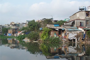 Vỡ ống dẫn nước sạch ở hồ có khuẩn tả