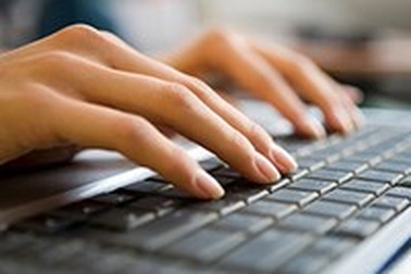 Sạc pin laptop… bằng cách gõ phím