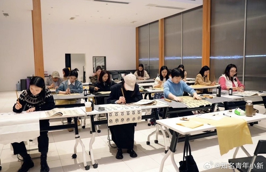 Nơi ẩn náu, giúp trốn tránh áp lực về đêm của giới trẻ Trung Quốc - 2 Nơi ẩn náu, giúp trốn tránh áp lực về đêm của giới trẻ Trung Quốc - 2