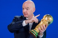 FIFA bị cáo buộc “tống tiền”, Chủ tịch Infantino triệu tập họp khẩn