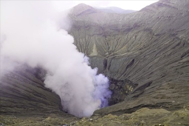 Đón bình minh trên “Cửa Địa ngục”