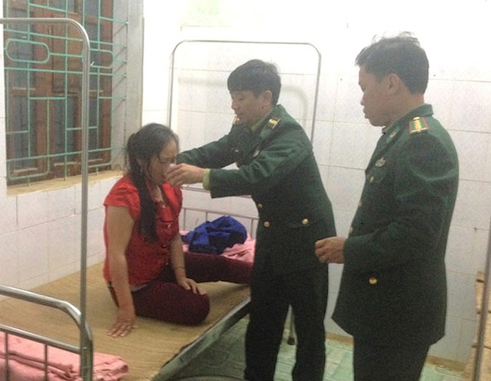 Hai nữ sinh 13 tuổi rủ nhau ăn lá ngón tự tử - 1 Hai nữ sinh 13 tuổi rủ nhau ăn lá ngón tự tử - 1