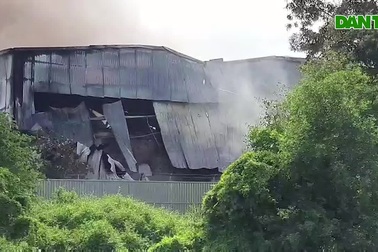 Hiện trường vụ cháy kho hàng Sunhouse Miền Nam