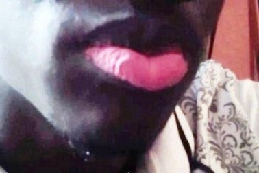 Đàn ông Nigeria xăm môi hồng hấp dẫn phụ nữ