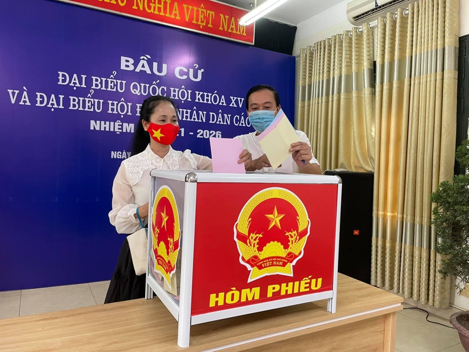 Nghệ sĩ Việt cả nước tích cực tham gia bầu cử trong ngày hội toàn dân - 12 Nghệ sĩ Việt cả nước tích cực tham gia bầu cử trong ngày hội toàn dân - 12
