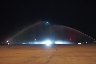 Cận cảnh “siêu máy bay” Boeing 787-10 Dreamliner đầu tiên về Việt Nam