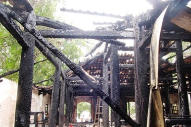 Cháy chùa trên 300 năm tuổi, nhiều cổ vật bị thiêu rụi