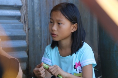 Bạn đọc Dân trí giúp đỡ cô học trò mồ côi ở Đắk Nông hơn 100 triệu đồng