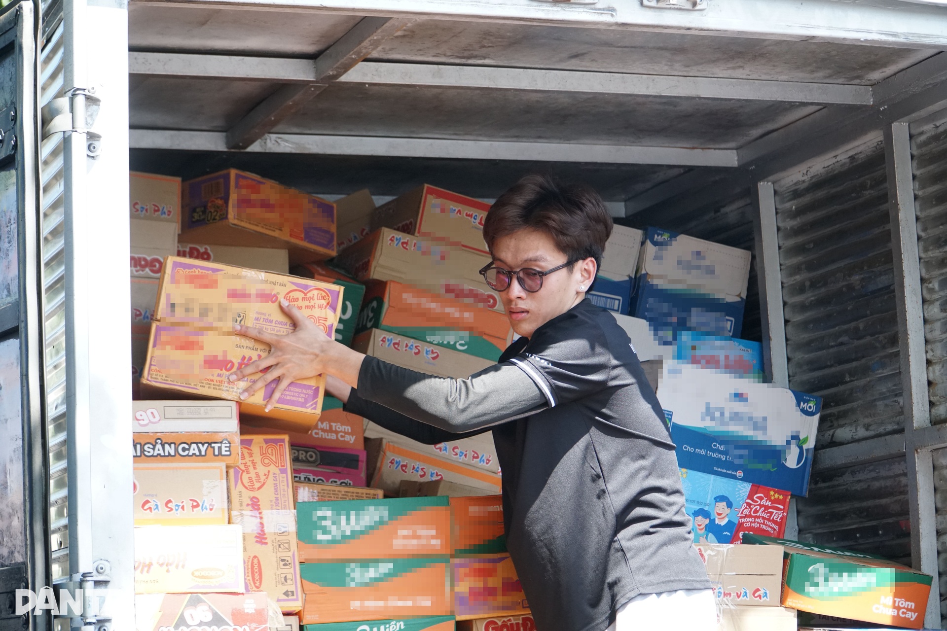 Hơn 8.000 sinh viên TPHCM tham gia hỗ trợ đồng bào miền Trung - 7