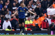 Ronaldo cán mốc 100 bàn, Man Utd vẫn ôm hận trước Arsenal