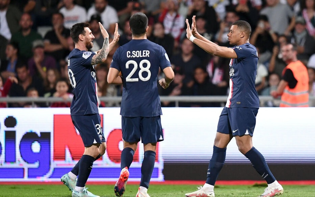 Messi và Mbappe giúp PSG thắng dễ Ajaccio, xây chắc ngôi đầu Ligue 1 - 2 Messi và Mbappe giúp PSG thắng dễ Ajaccio, xây chắc ngôi đầu Ligue 1 - 2