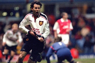 Ryan Giggs: Huyền thoại với những bước chạy xé gió