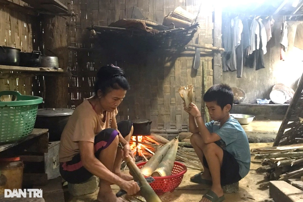 Hơn 150 triệu đồng đến với người bố bị bệnh, con trai sống trong nghèo khó - 3 Hơn 150 triệu đồng đến với người bố bị bệnh, con trai sống trong nghèo khó - 3