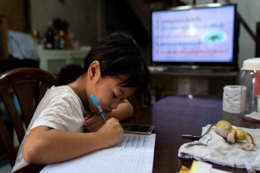 Philippines: Học sinh ở nhà cho tới khi có vaccine Covid-19