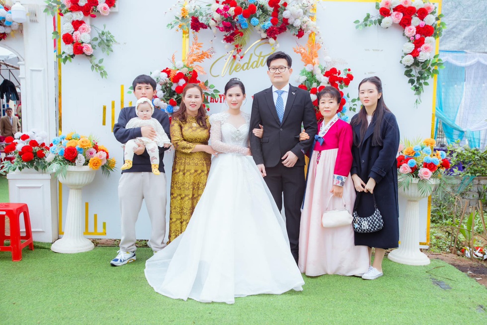 Cô gái Việt xinh đẹp cưới chồng Hàn, được mẹ chồng cưng chiều như công chúa - 3 Cô gái Việt xinh đẹp cưới chồng Hàn, được mẹ chồng cưng chiều như công chúa - 3