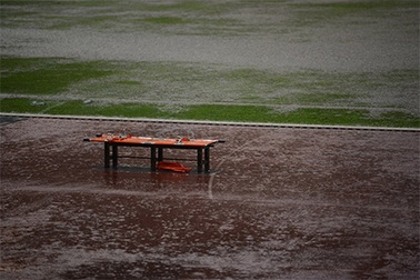 Sân vận động Shah Alam chìm trong “biển nước”