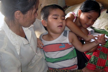 Nỗi niềm cậu bé 4 tuổi mang căn bệnh động kinh