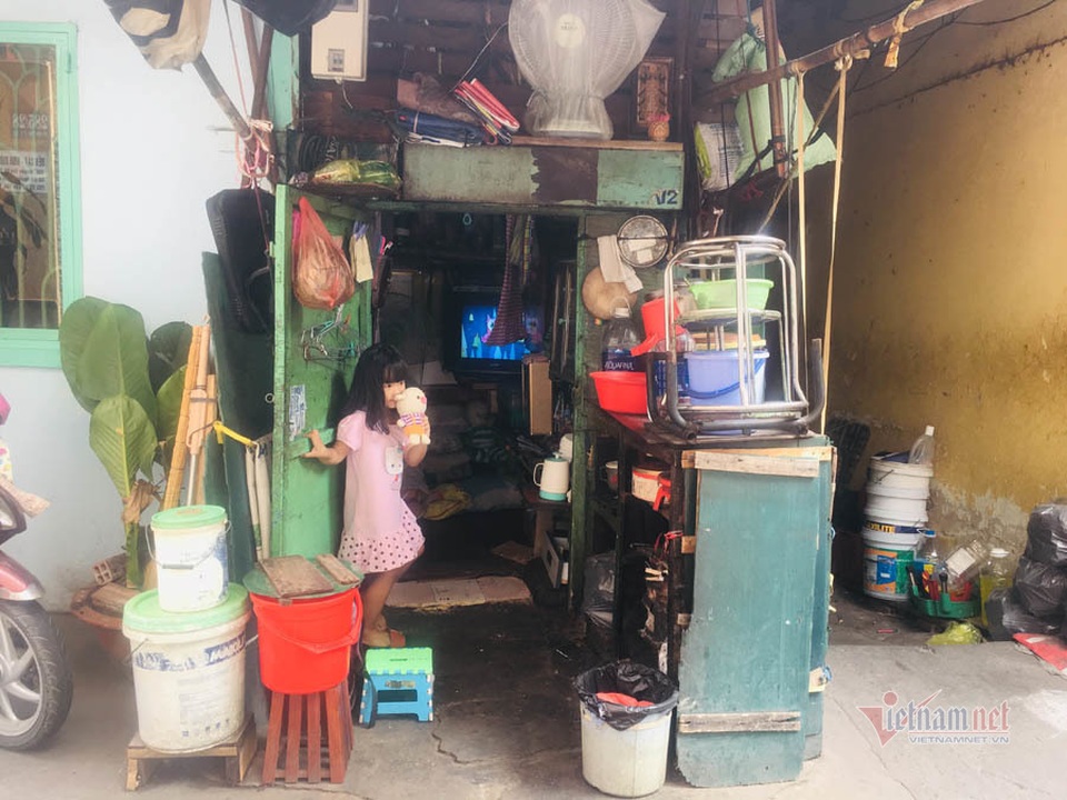 Người phụ nữ Sài Gòn một thời sống giàu có, cuối đời ở căn nhà 2m2 - 11 Người phụ nữ Sài Gòn một thời sống giàu có, cuối đời ở căn nhà 2m2 - 11