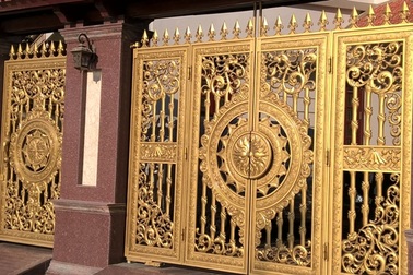 Ngắm những cánh cổng tiền tỷ của đại gia Hà Nội