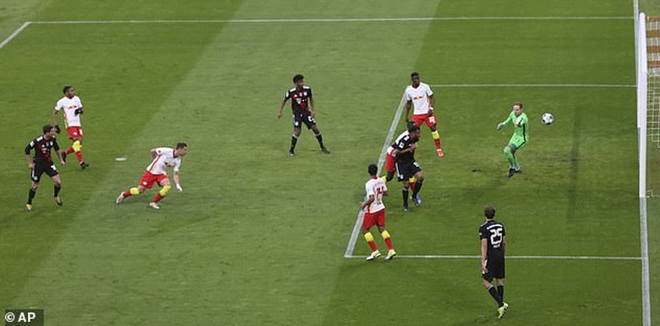 Bayern Munich tiến sát ngôi vô địch, Haaland bất lực cùng Dortmund - 2 Bayern Munich tiến sát ngôi vô địch, Haaland bất lực cùng Dortmund - 2
