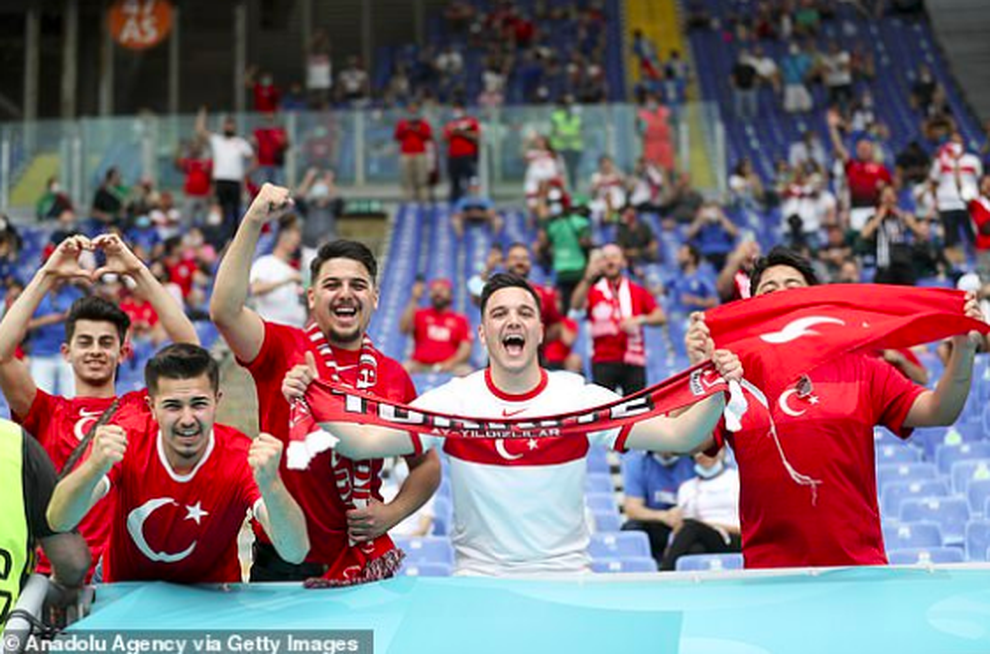 Lễ khai mạc đầy màu sắc và ấn tượng của Euro 2020 - 8 Lễ khai mạc đầy màu sắc và ấn tượng của Euro 2020 - 8