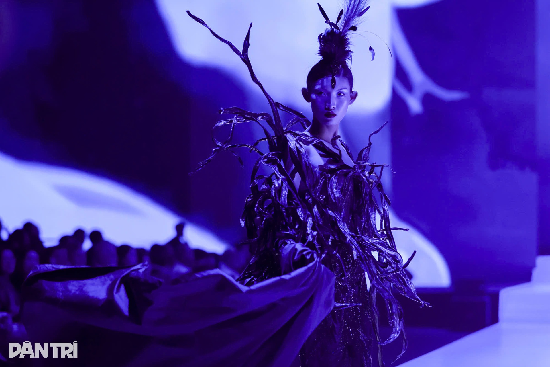 Mẫu Việt Huỳnh Tú Anh được các nhà mốt quốc tế săn đón sau show Chanel - 1 Mẫu Việt Huỳnh Tú Anh được các nhà mốt quốc tế săn đón sau show Chanel - 1