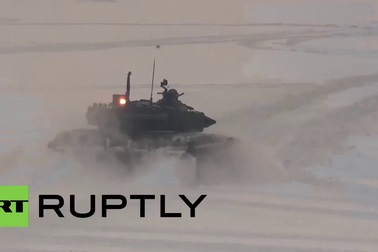 Có T-90 siêu mạnh, Nga vẫn cần tới T-72