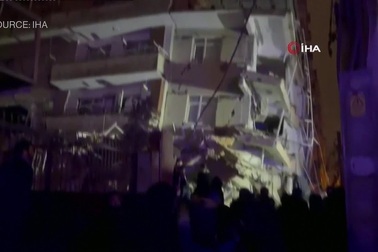 Ít nhất 100 người thiệt mạng trong trận động đất ở Thổ Nhĩ Kỳ, Syria