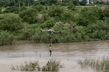 Những vấn đề pháp lý từ việc dùng máy bay không người lái để cứu người