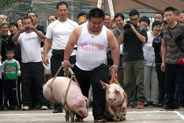 Muôn kiểu thi chạy lạ đời nhất thế giới