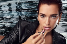 Hãng YSL Beauty ẩn hết bài đăng cũ, đưa ra tuyên bố bất ngờ