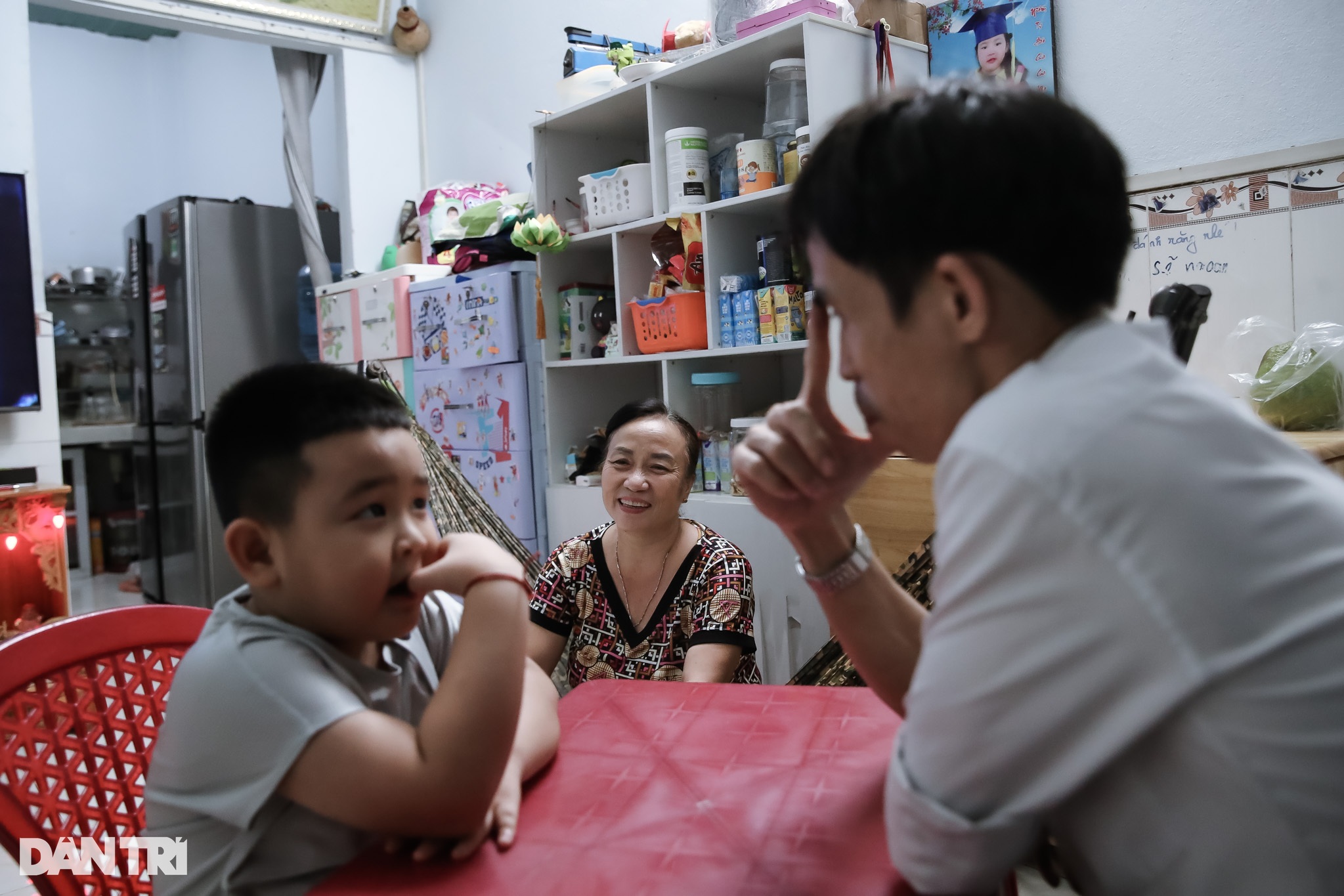 Thầy giáo công nhân bán gà, vịt mua sách vở cho học sinh nghèo - 13