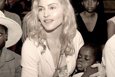 Bố con nuôi “hụt” của Madonna lên tiếng